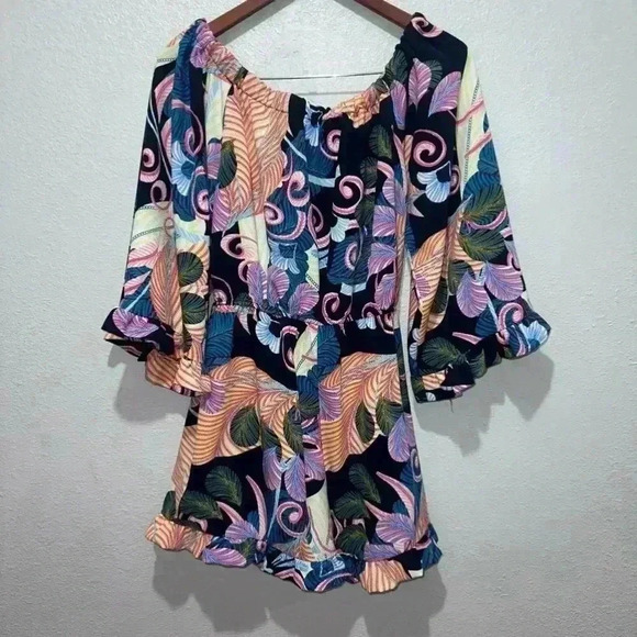Be by Cheetah B / Off The Shoulder Floral Romper Ruffle Hem / Size 8! - Picture 4 of 14